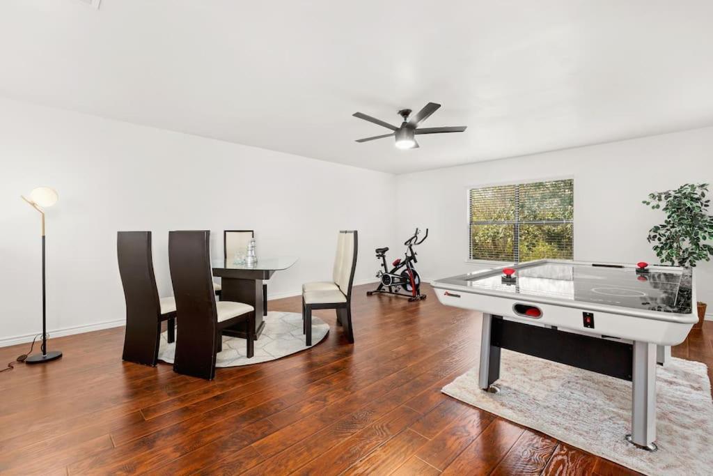 5 Bedrooms With Chefs Kitchen 2 Masters Room And Game Lounge سان أنطونيو المظهر الخارجي الصورة