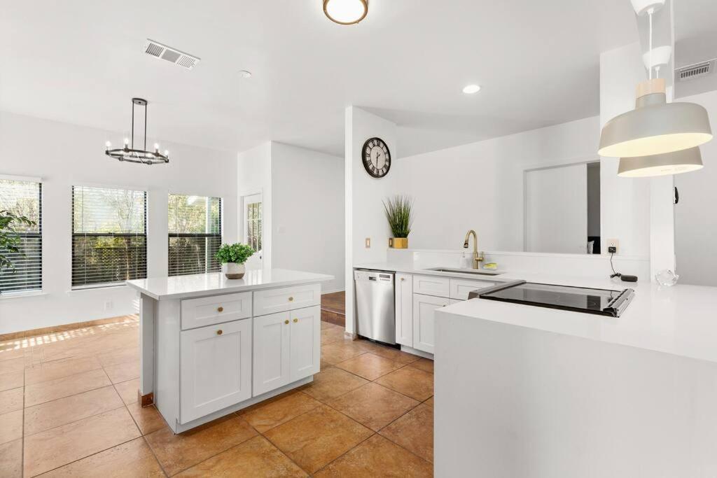 5 Bedrooms With Chefs Kitchen 2 Masters Room And Game Lounge سان أنطونيو المظهر الخارجي الصورة